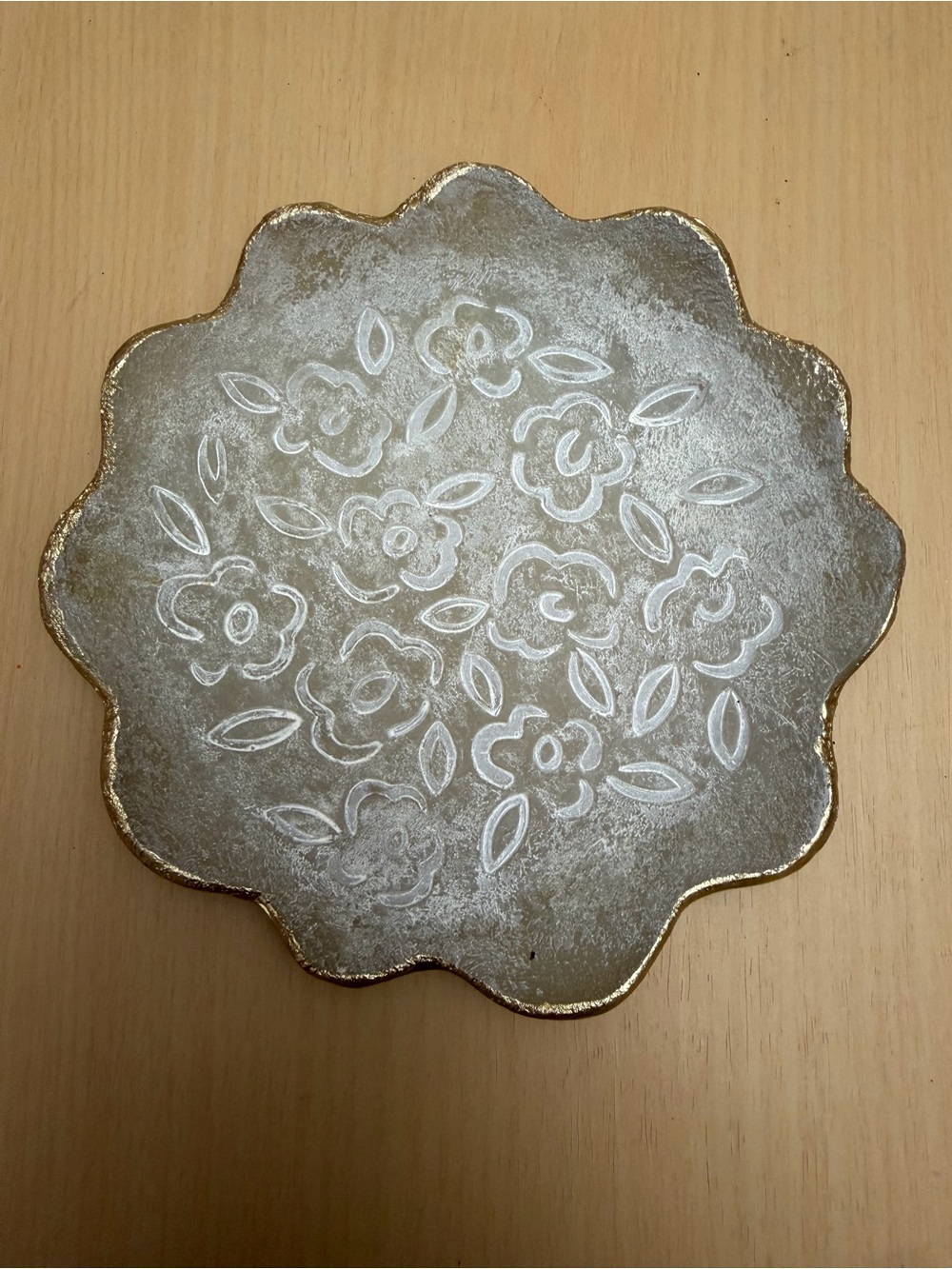 Decorative Scalloped Floral Coaster/small plate/trinket dish - Gold and White